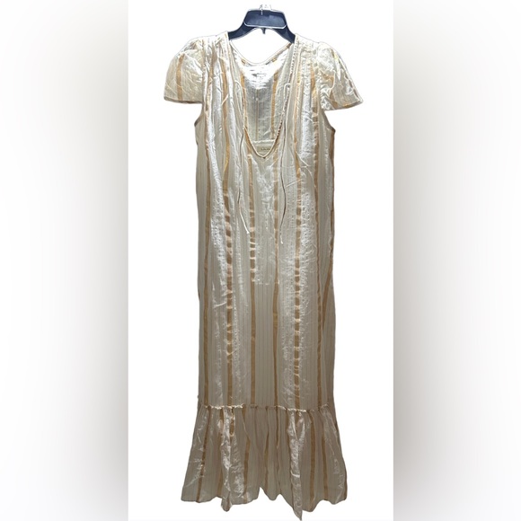 Elegant Cream Striped Maxi Dress - Picture 4 of 9